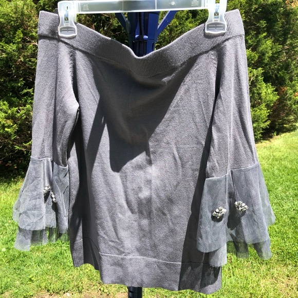 NAT New York and Company off the shoulder Blouse - Picture 5 of 5